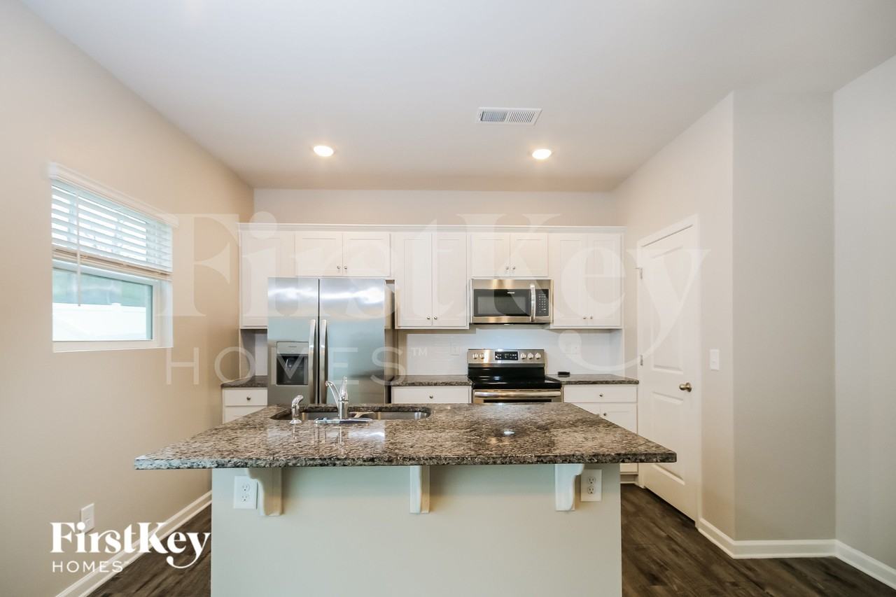 3232 Newell Village Dr - Photo 5 of 16