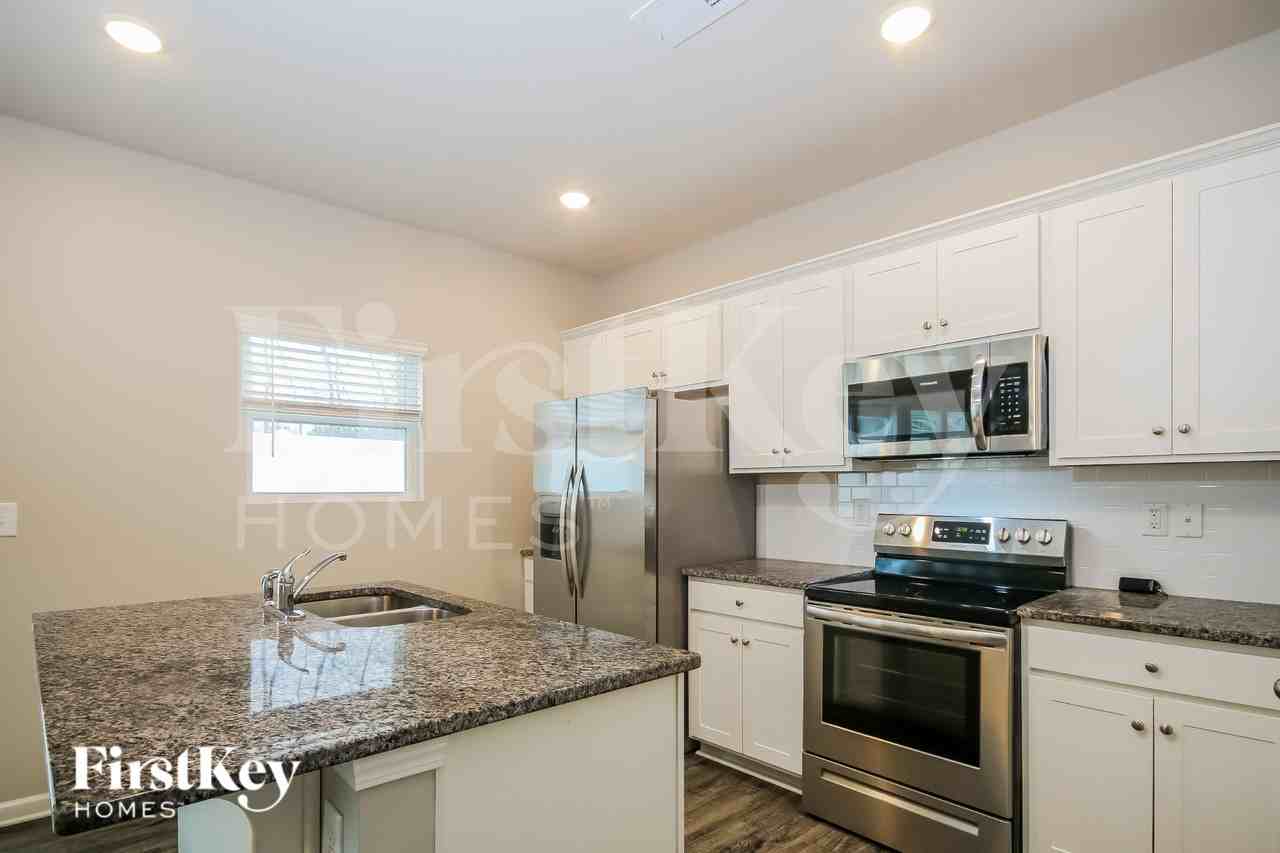 3232 Newell Village Dr - Photo 6 of 16