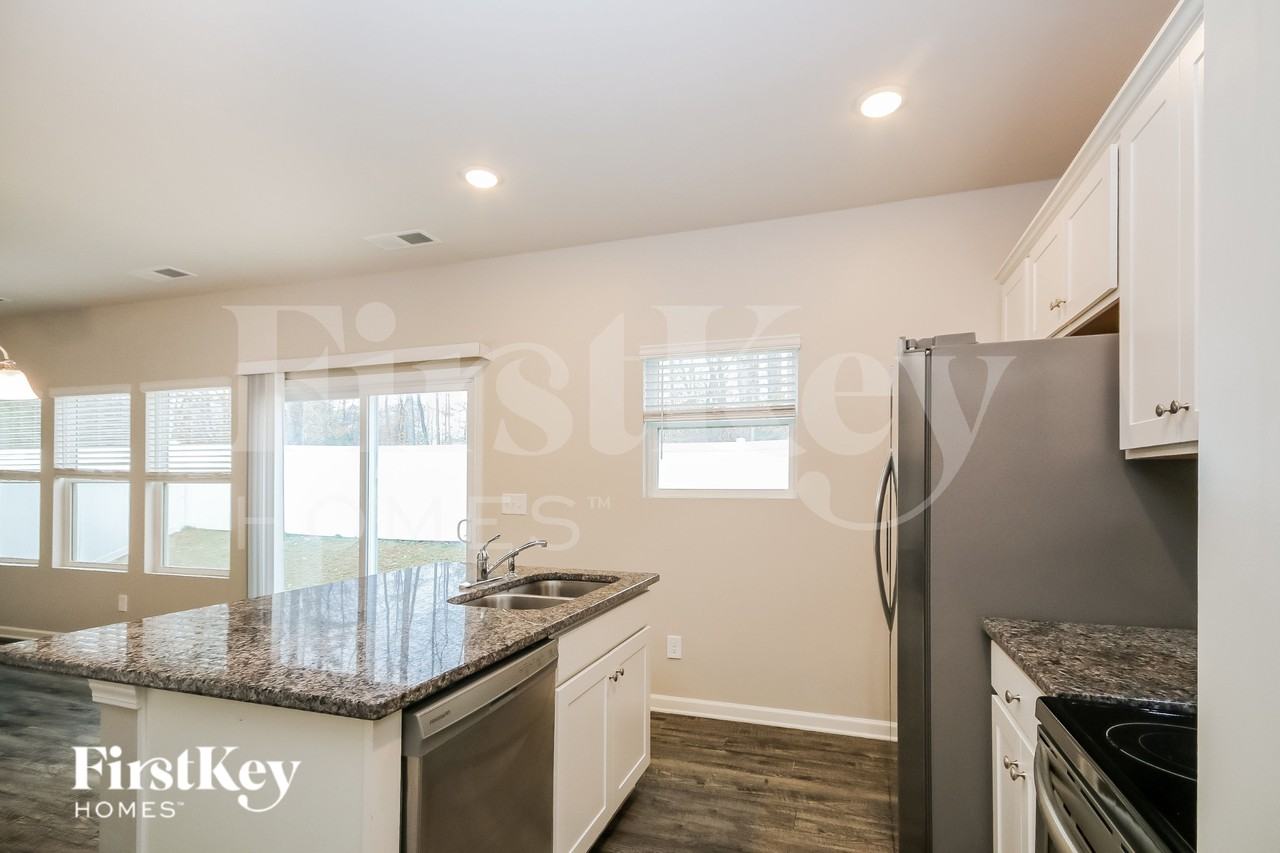 3232 Newell Village Dr - Photo 7 of 16