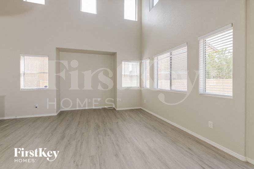 996 Valetta Flat Ave - Photo 3 of 15