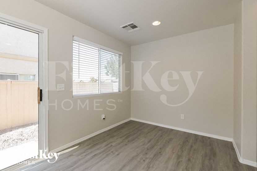 996 Valetta Flat Ave - Photo 5 of 15
