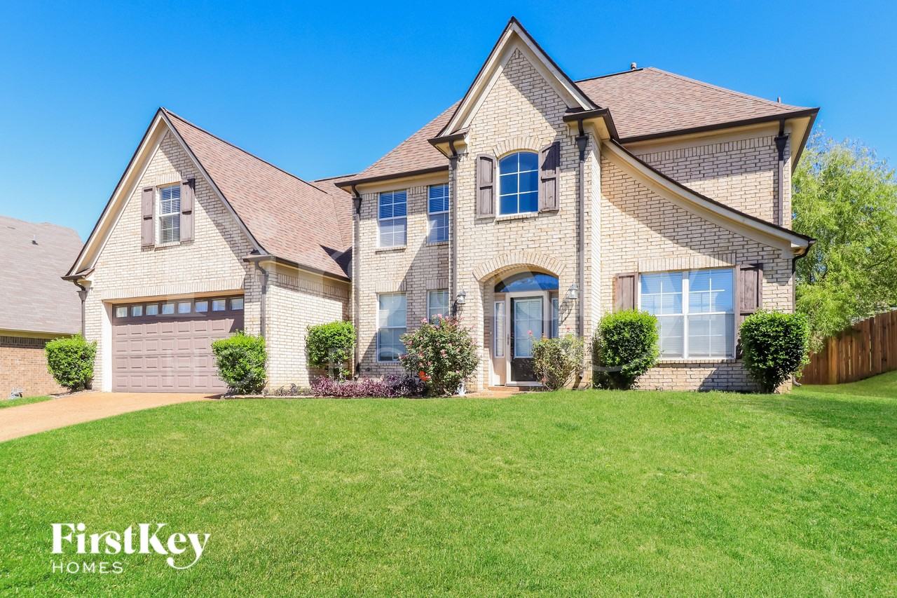 1432 Sutton Meadow Ln - Photo 2 of 15