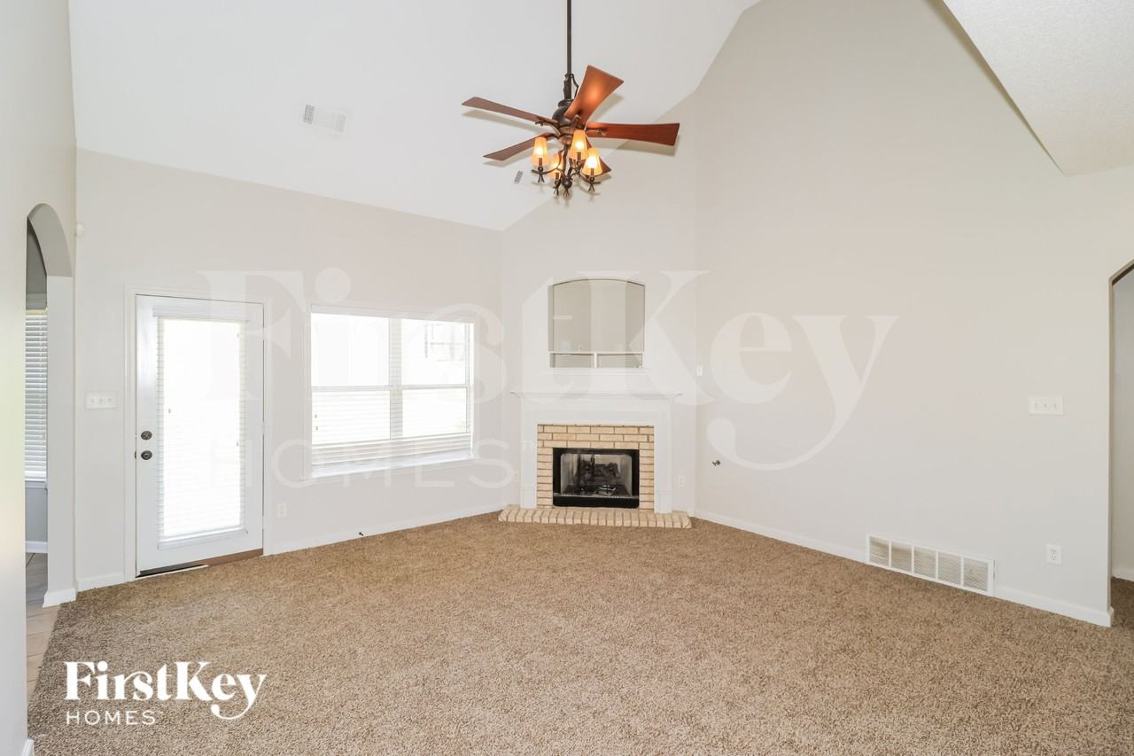 1432 Sutton Meadow Ln - Photo 4 of 15