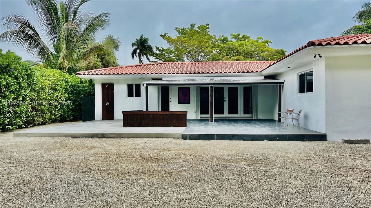 Ne 11th Ave - Photo 5 of 8