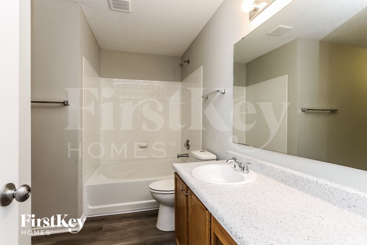 6806 W Stansbury Blvd - Photo 5 of 15