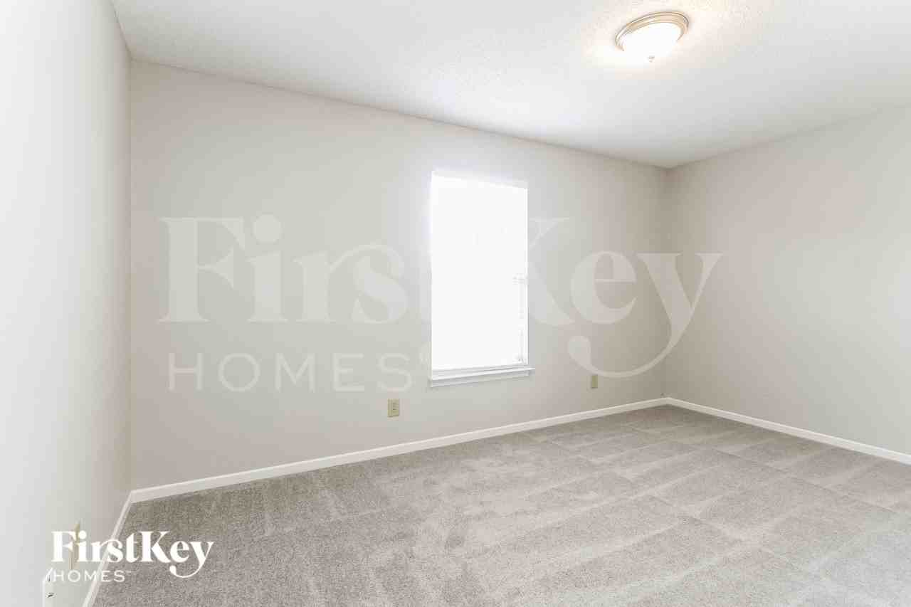 6806 W Stansbury Blvd - Photo 7 of 15