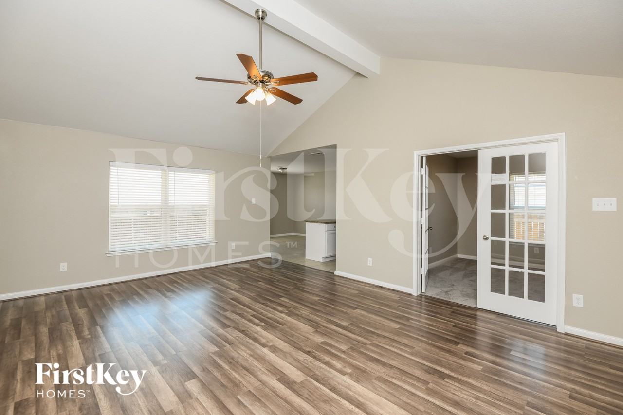 6000 Spring Ranch Dr - Photo 2 of 15