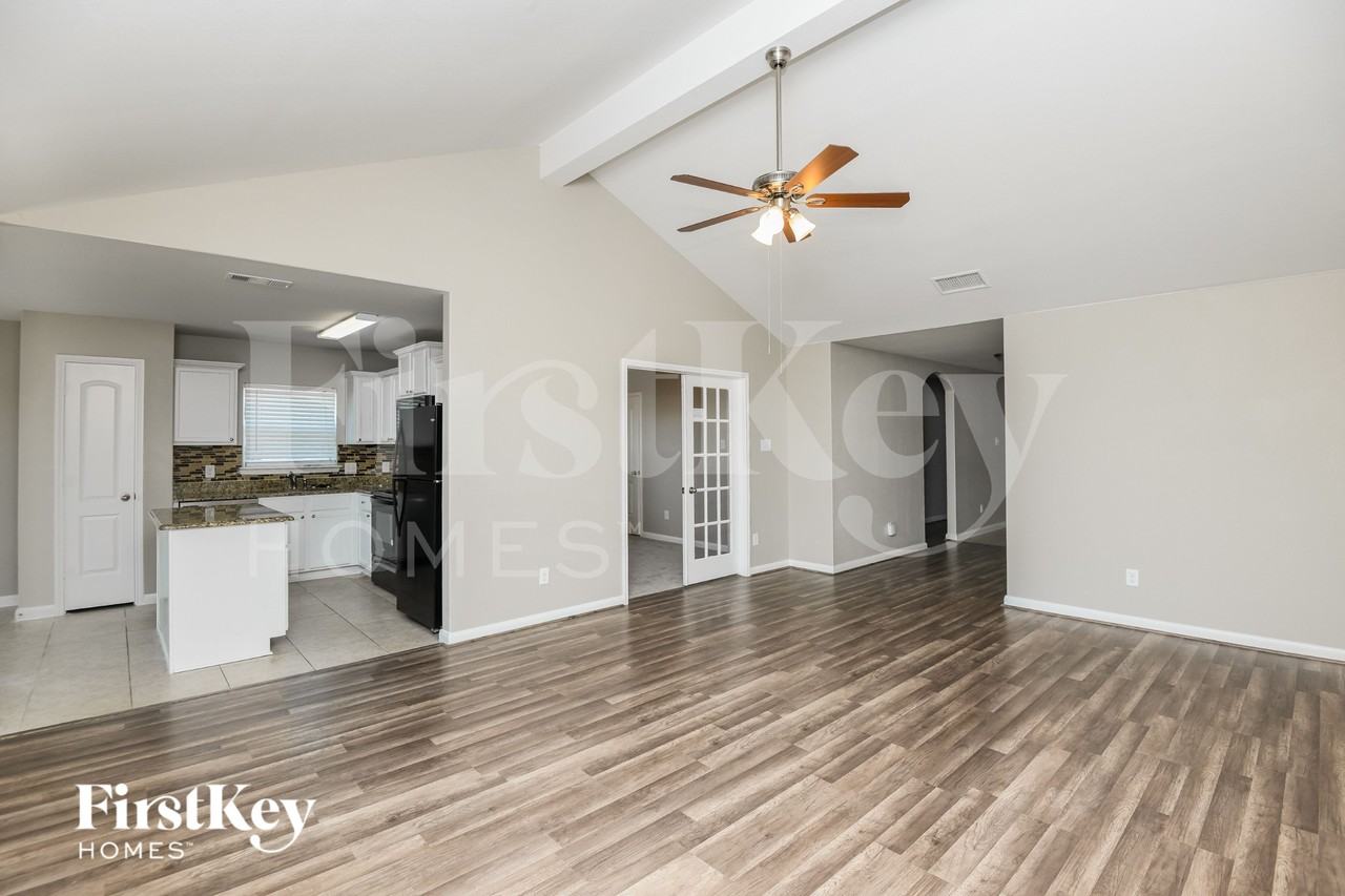 6000 Spring Ranch Dr - Photo 3 of 15