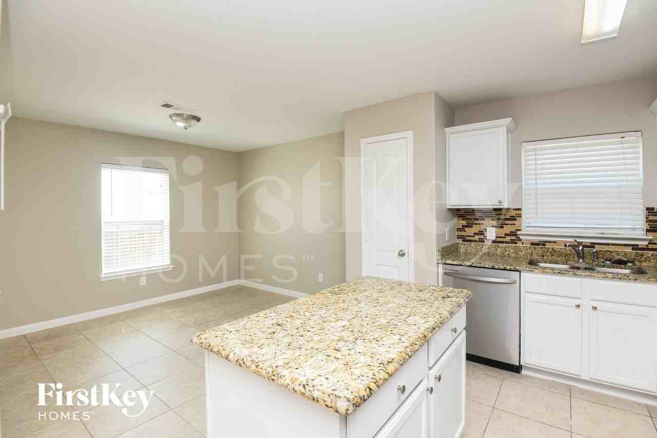 6000 Spring Ranch Dr - Photo 4 of 15