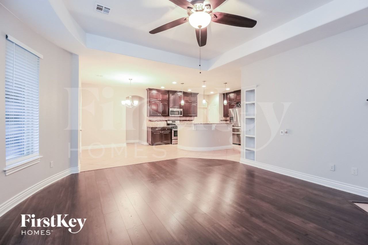 8428 Nw 143rd Ter - Photo 4 of 15