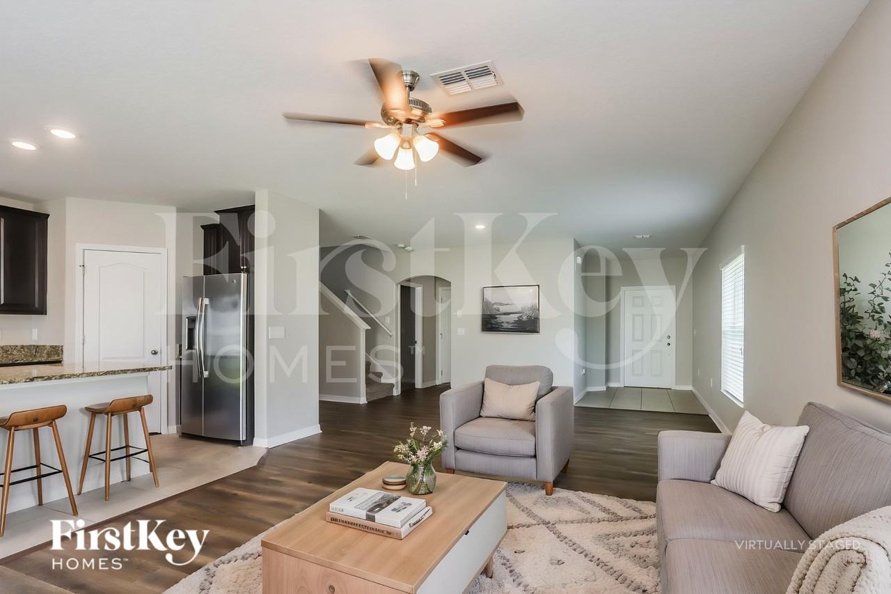 15413 Auburn Woods Ln - Photo 3 of 18