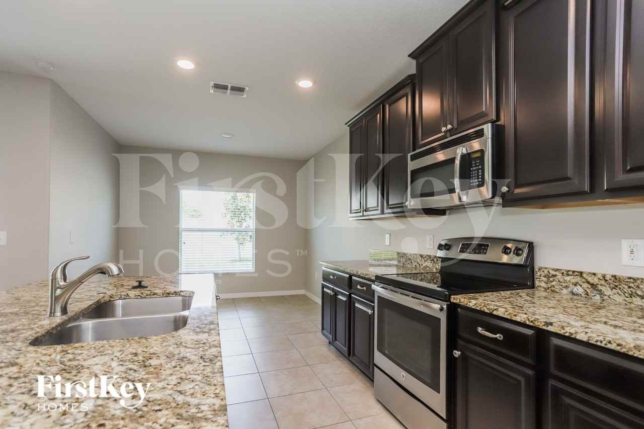 15413 Auburn Woods Ln - Photo 6 of 18