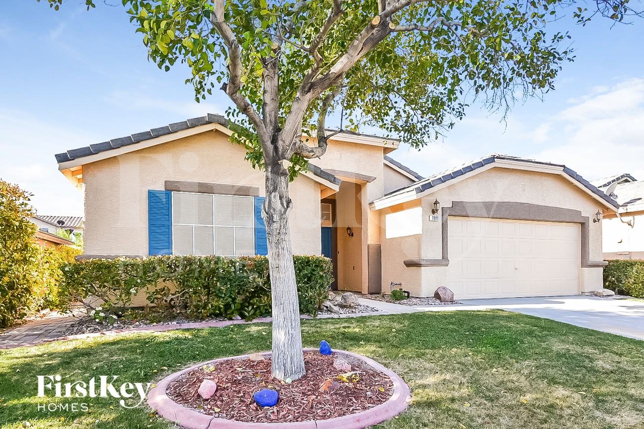 7841 Olympus Ave - Photo 2 of 15