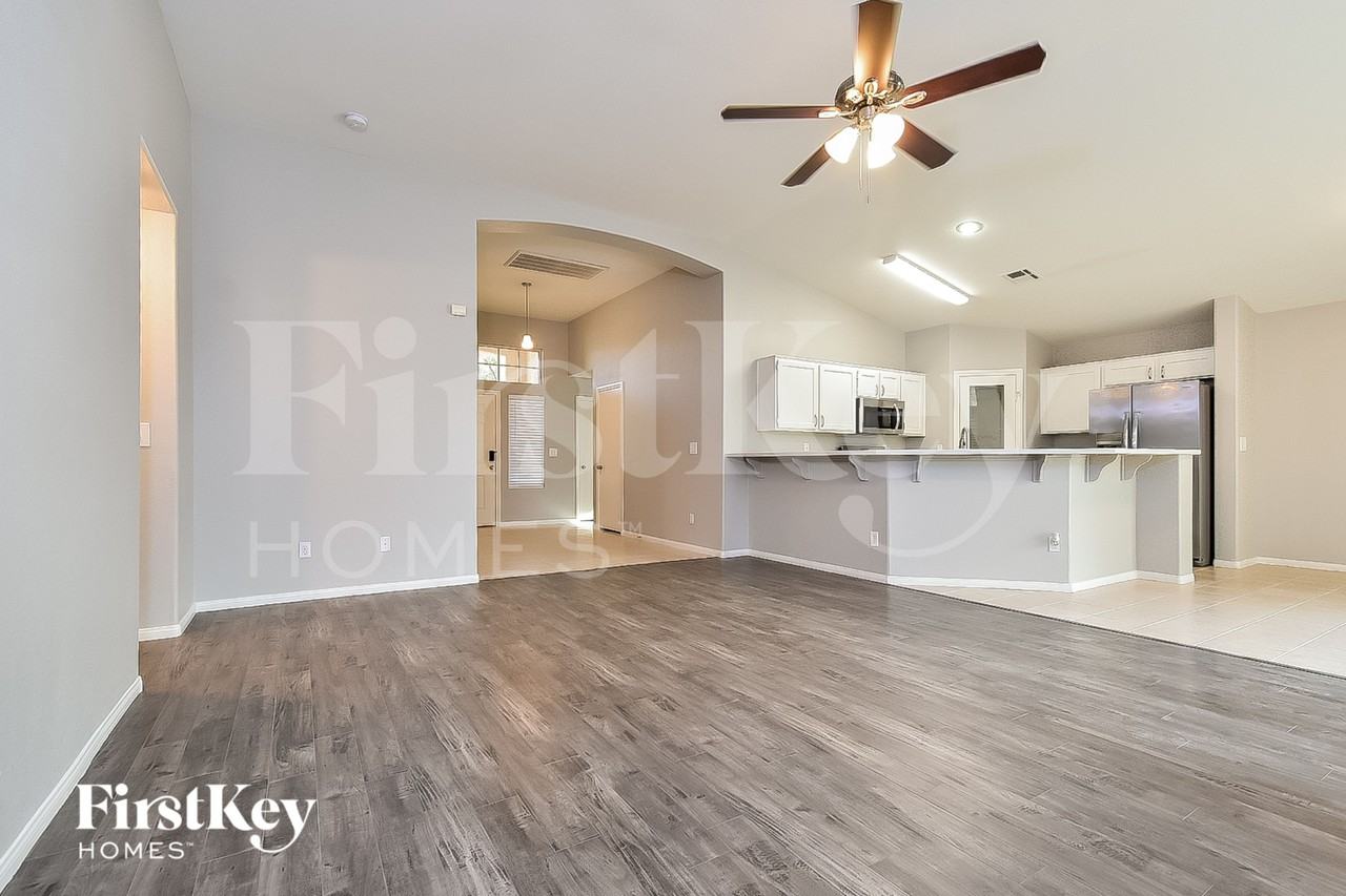 7841 Olympus Ave - Photo 4 of 15