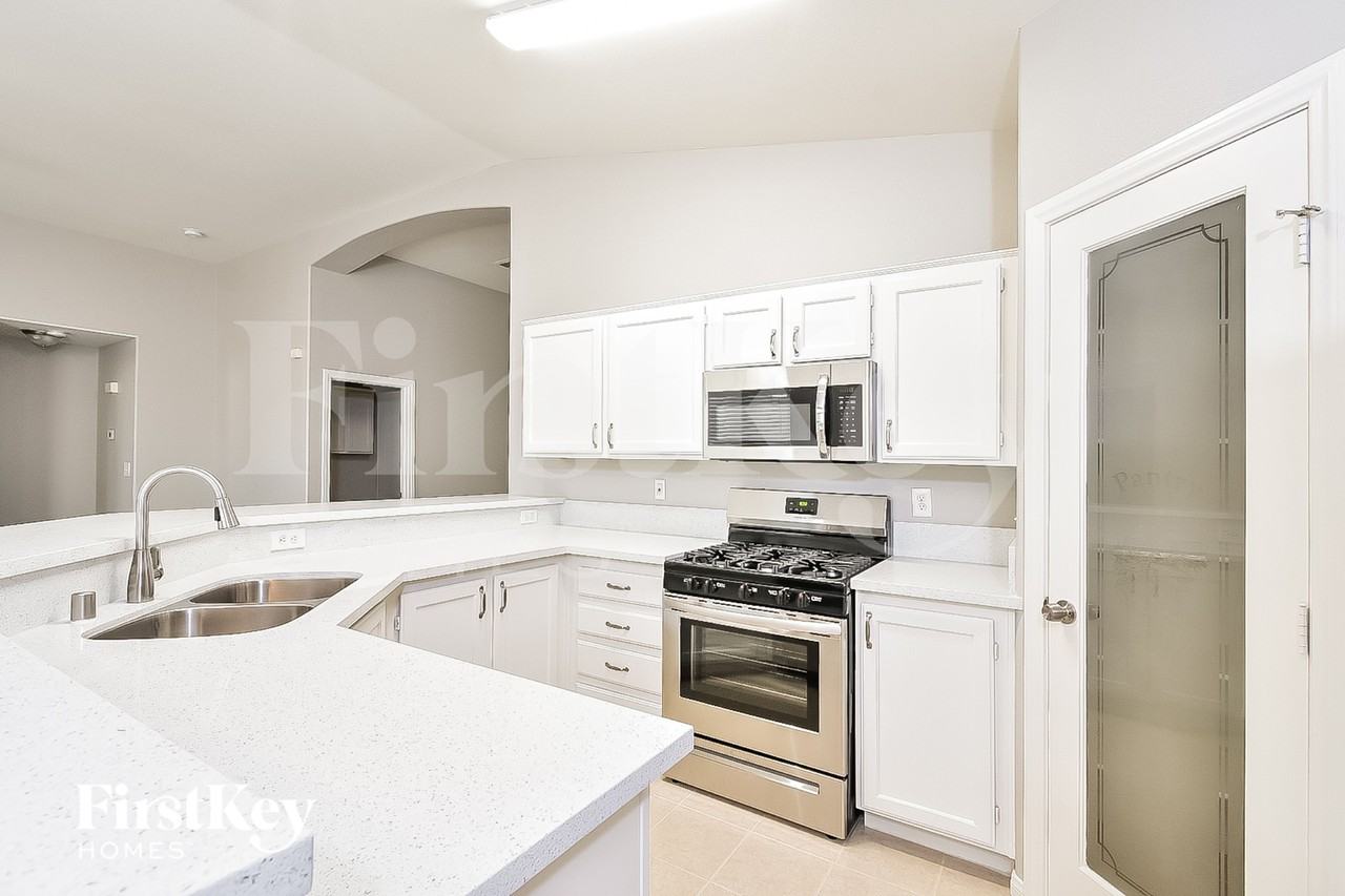 7841 Olympus Ave - Photo 5 of 15