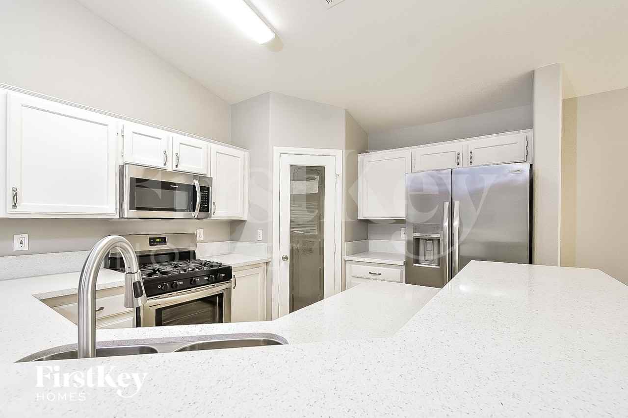 7841 Olympus Ave - Photo 6 of 15