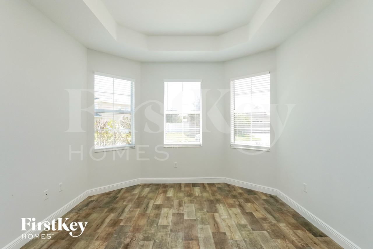 4403 Biscayne Breeze Way - Photo 2 of 16