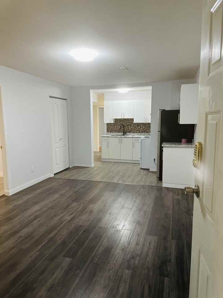 7249 145 Street #Bsmt - Photo 5 of 25