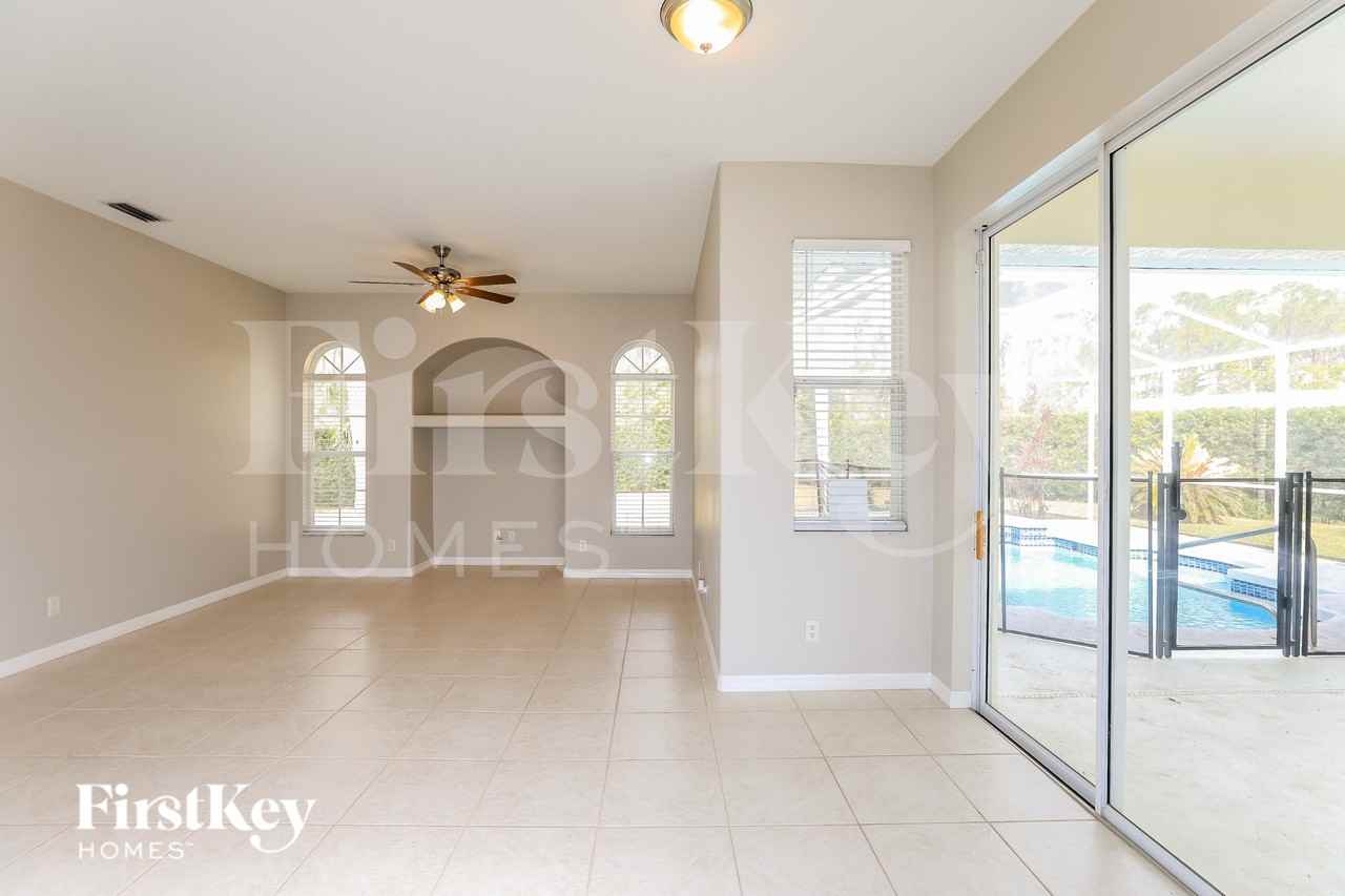 2322 Renfro Ave - Photo 4 of 15