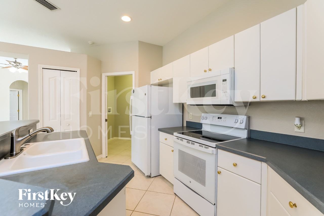 2322 Renfro Ave - Photo 7 of 15