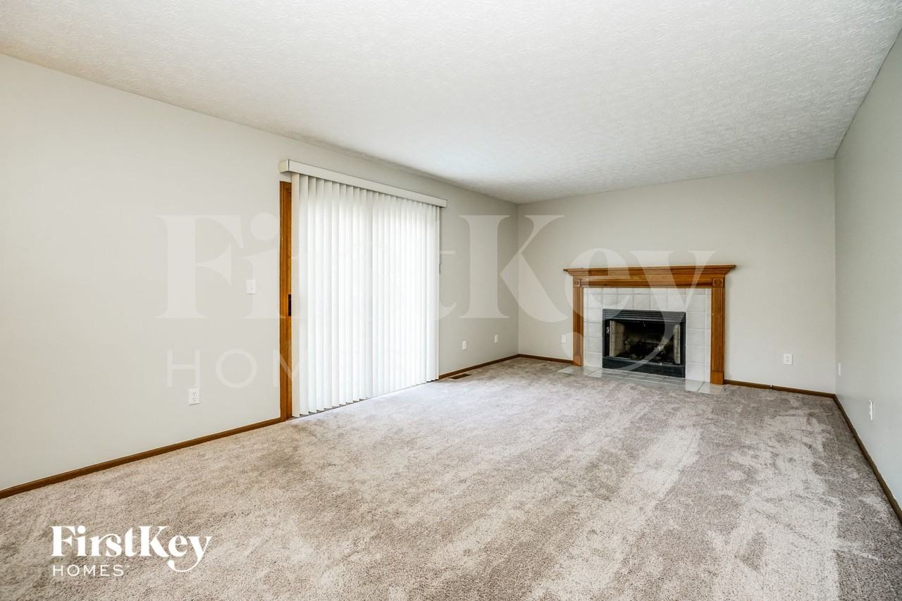 5856 Oldenburgh Way - Photo 3 of 15