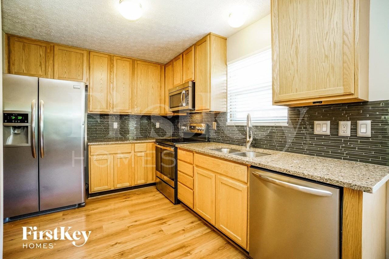 5856 Oldenburgh Way - Photo 7 of 15