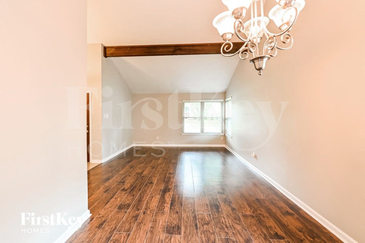 5351 Pine Cliff Dr - Photo 5 of 15