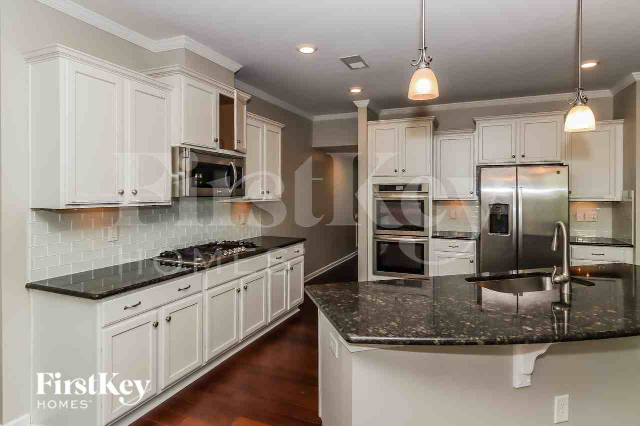 107 Yellowbell Rd - Photo 5 of 15