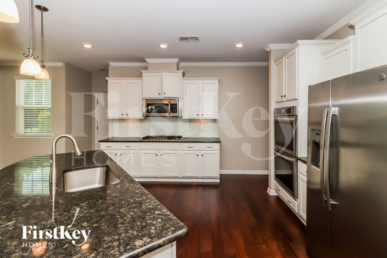 107 Yellowbell Rd - Photo 6 of 15