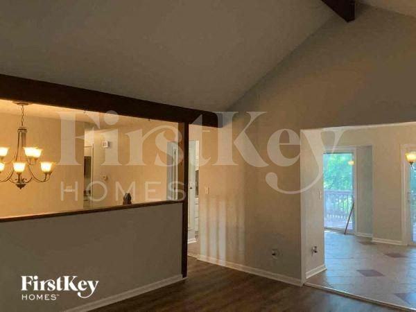 13900 S Raintree Dr - Photo 3 of 11