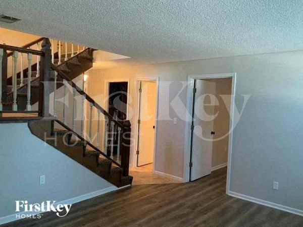 13900 S Raintree Dr - Photo 4 of 11