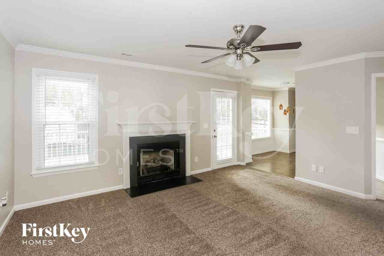 4316 Poplar Grove Dr - Photo 5 of 15