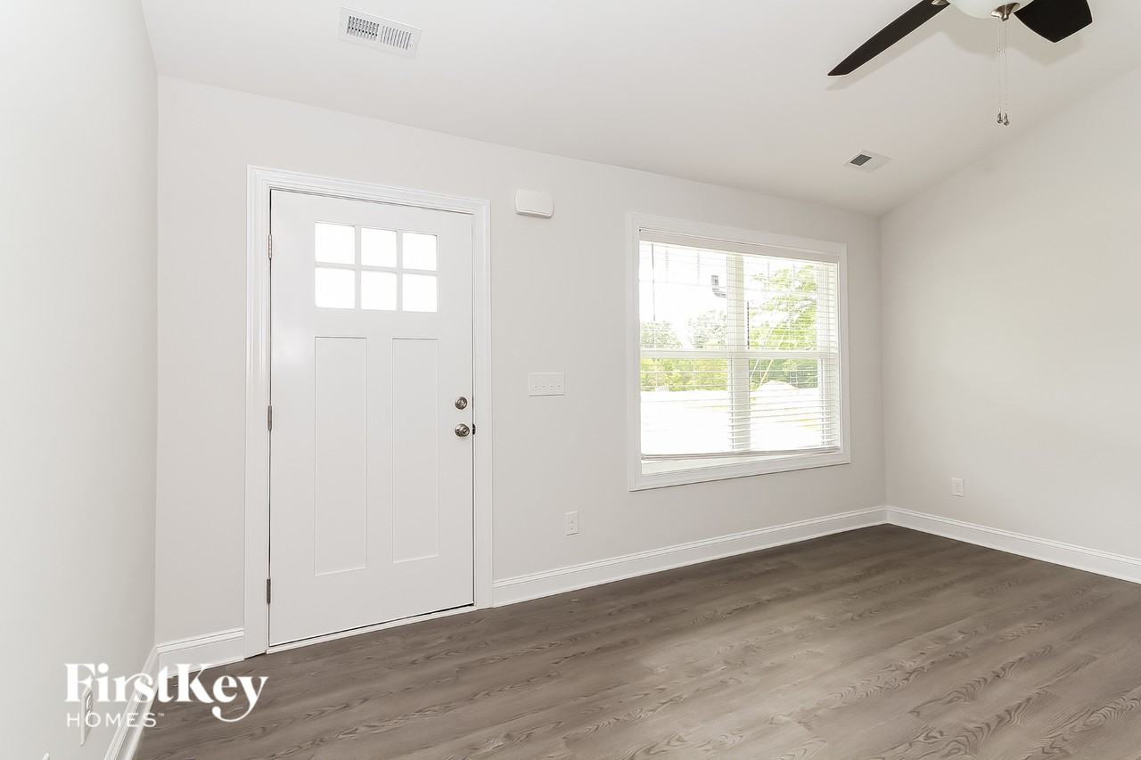 2523 No Mans Ave - Photo 4 of 15