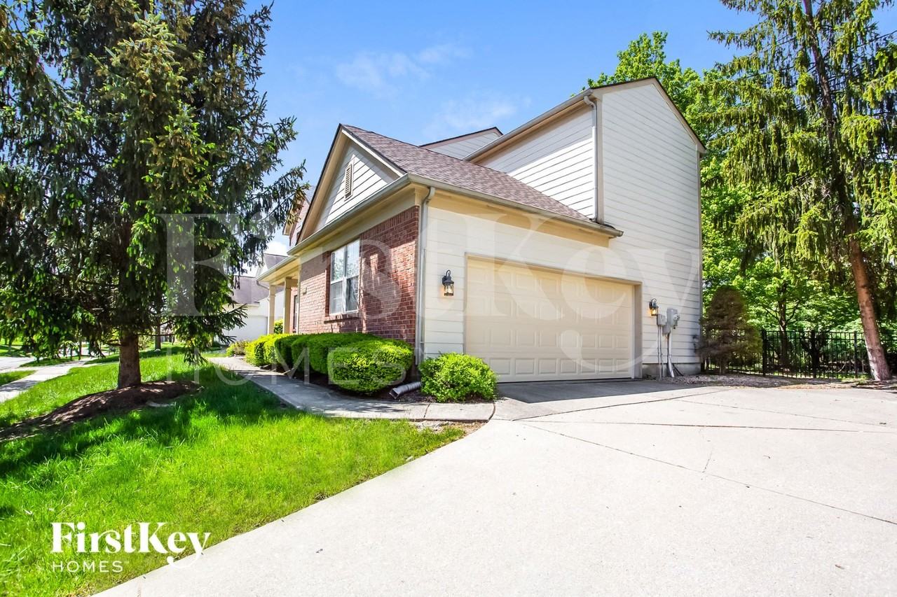 8258 Morel Dr - Photo 2 of 15