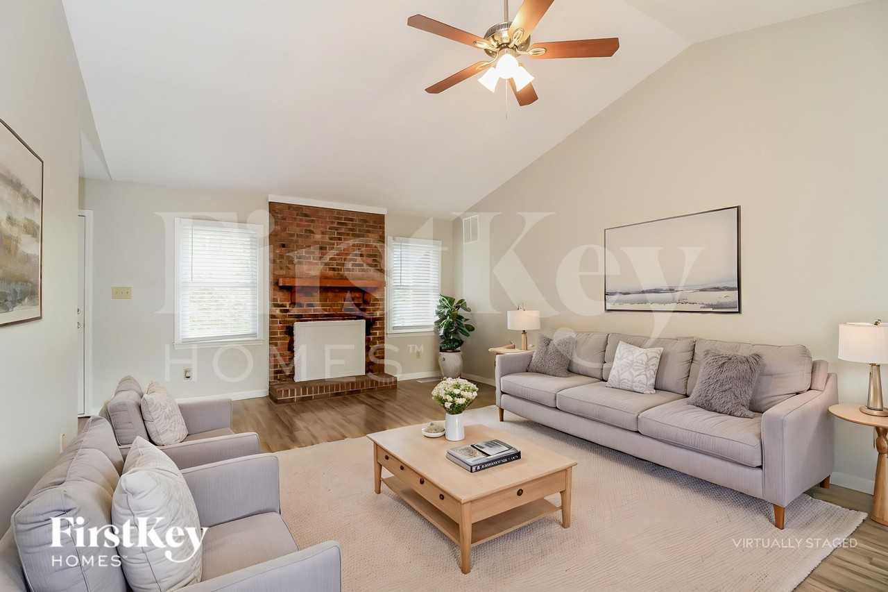 324 Century Blvd - Photo 4 of 18