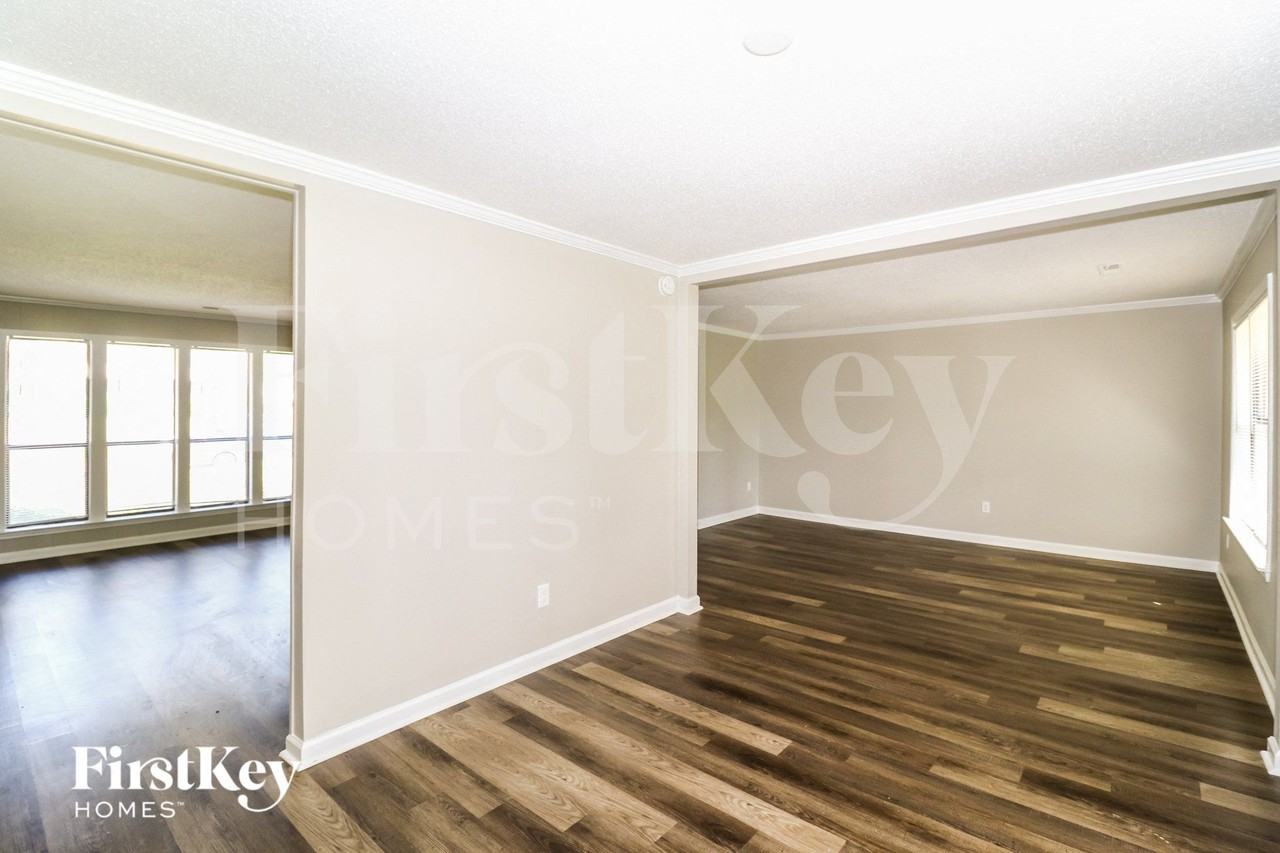 8625 Edney Ridge Dr - Photo 4 of 15