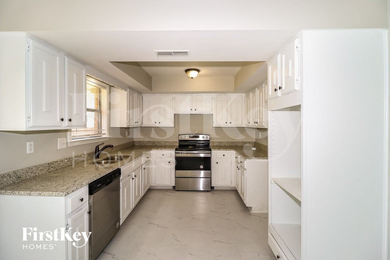 8625 Edney Ridge Dr - Photo 6 of 15