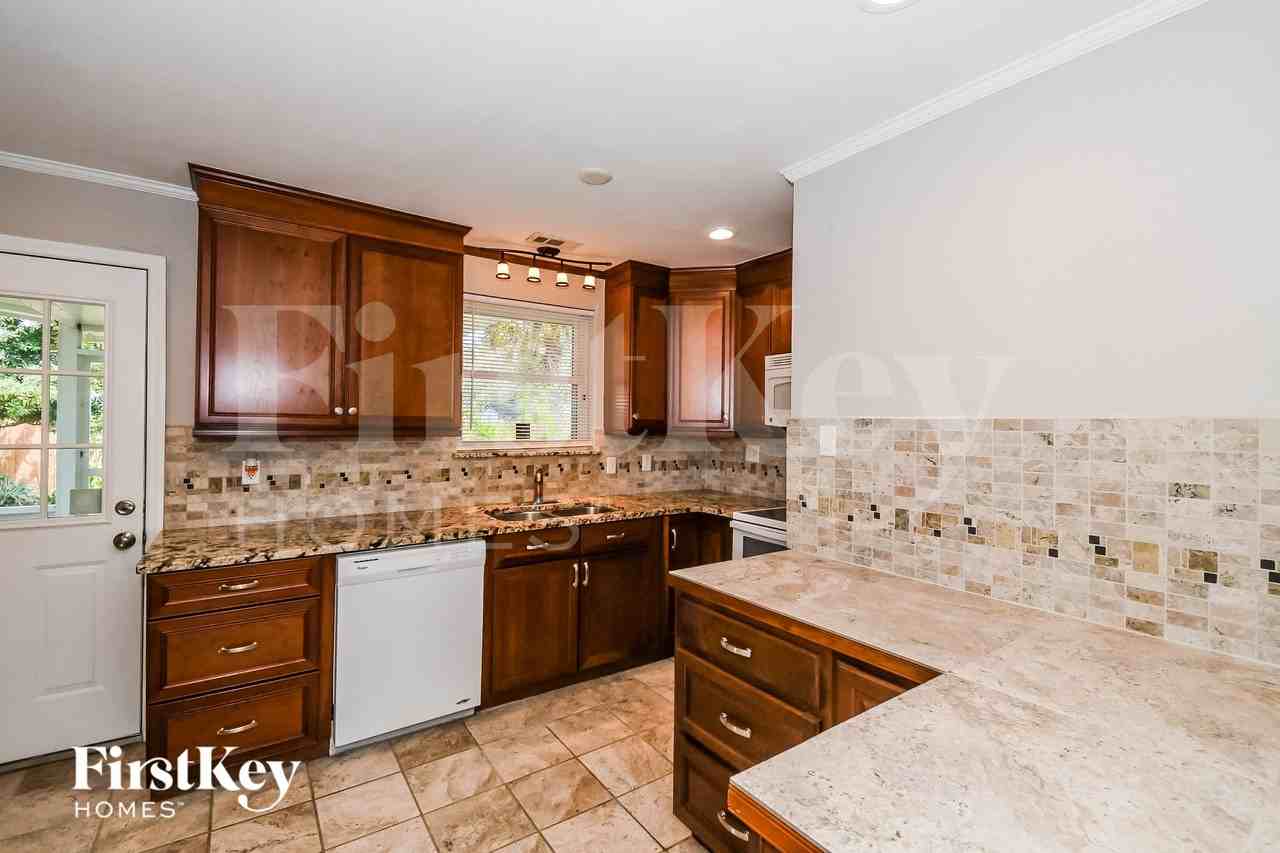 7127 Altama Rd - Photo 5 of 15