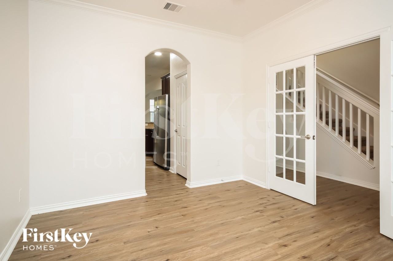 28603 Hidden Lk W - Photo 6 of 15