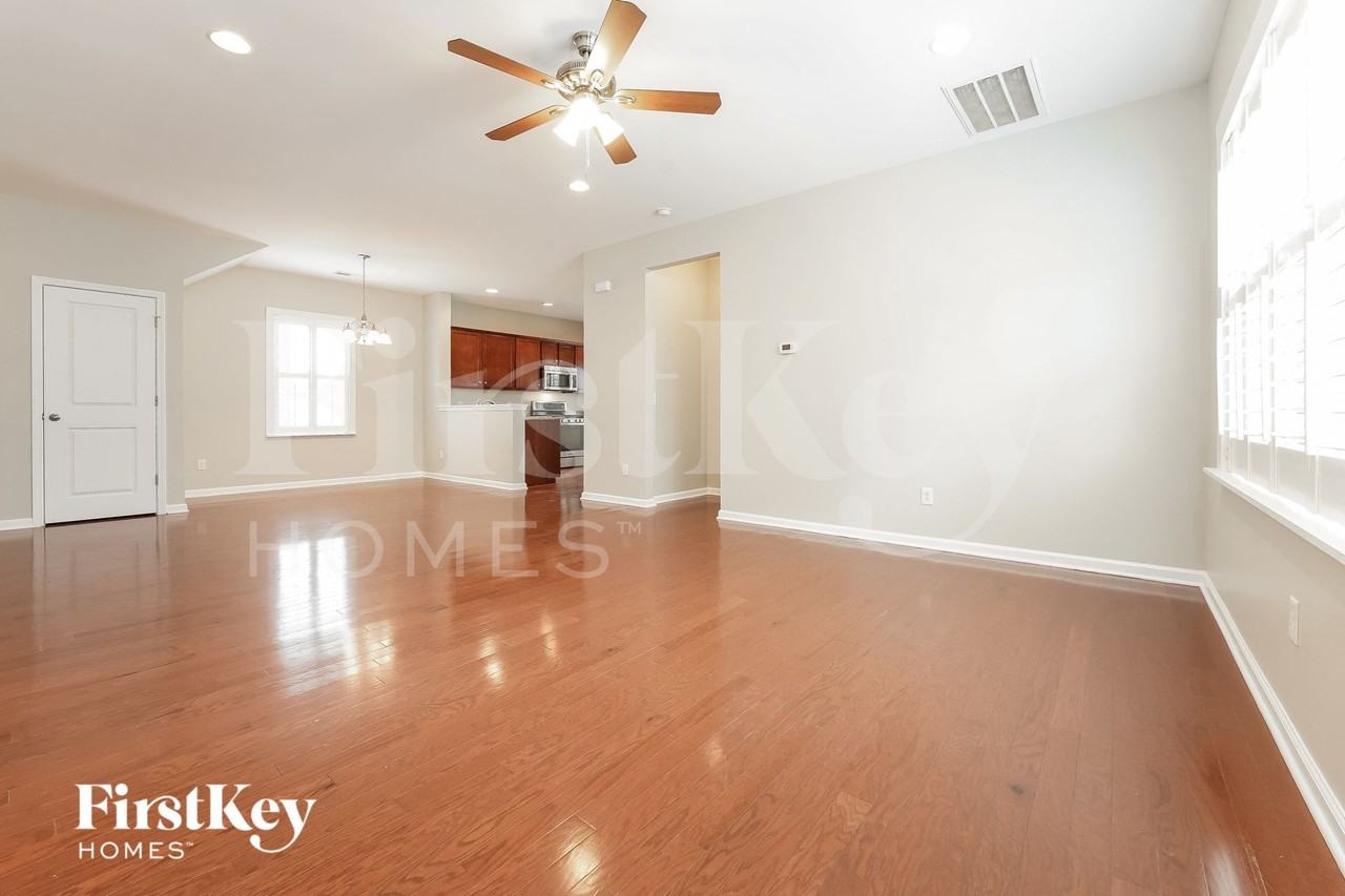 126 Brookhaven Rd - Photo 3 of 15