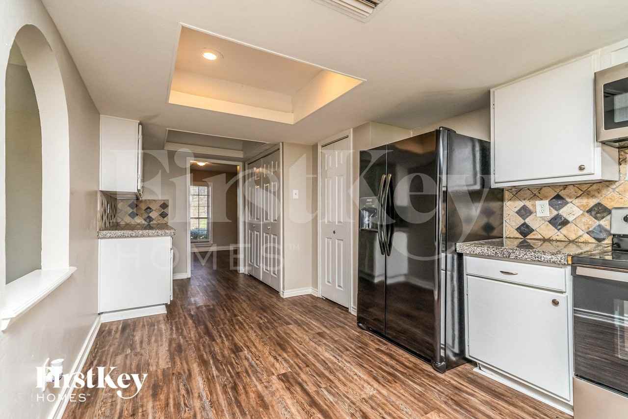 4913 Alta Oaks Ln - Photo 7 of 15