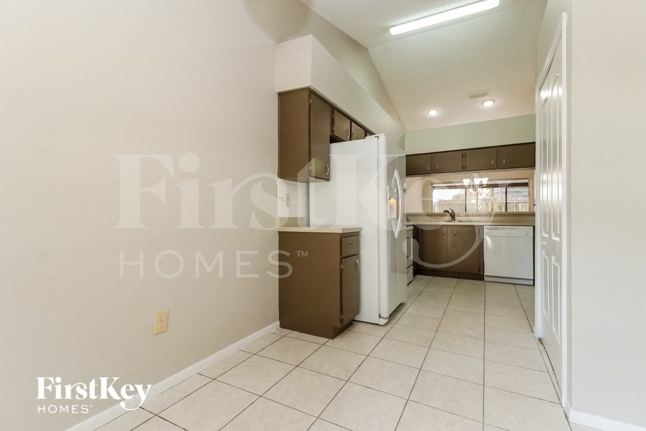 1423 Mohrlake Dr - Photo 6 of 15