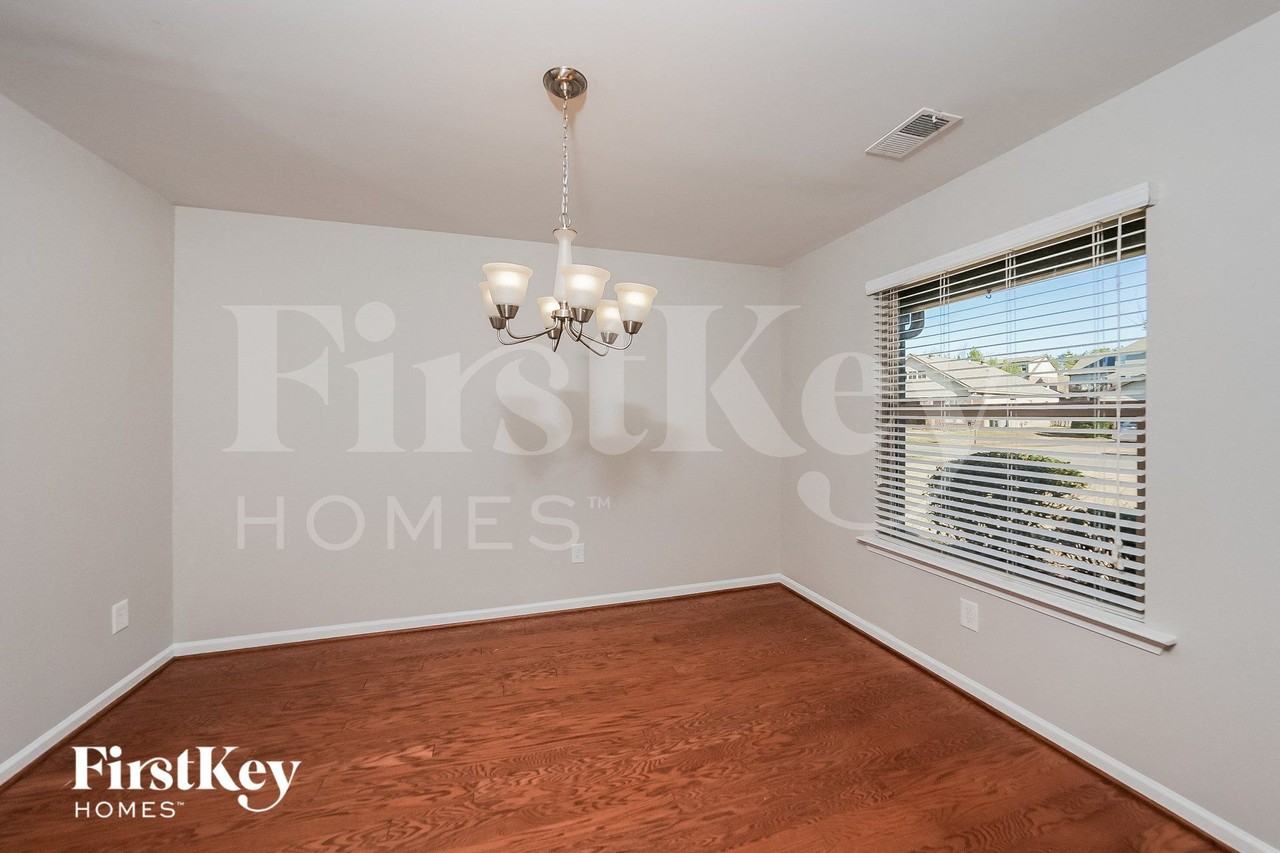 100 Village Springs Cv - Photo 3 of 14