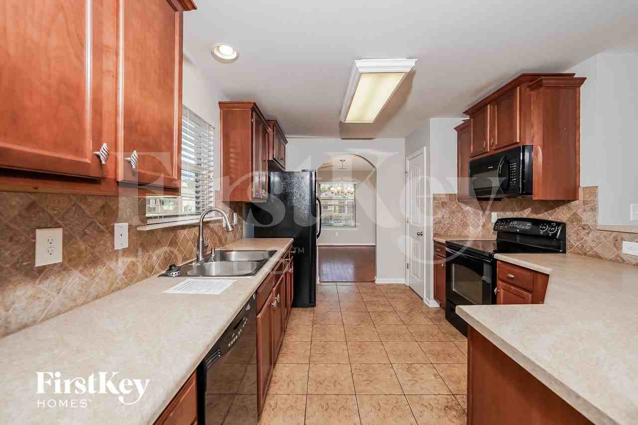 100 Village Springs Cv - Photo 5 of 14