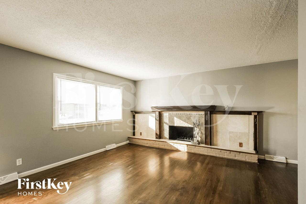 9436 Craig Dr - Photo 4 of 15