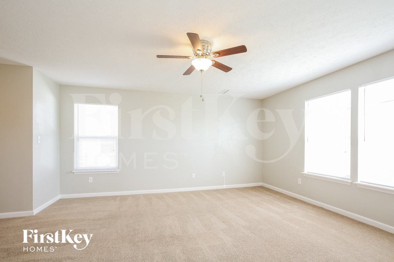 8107 Grove Berry Way - Photo 3 of 15