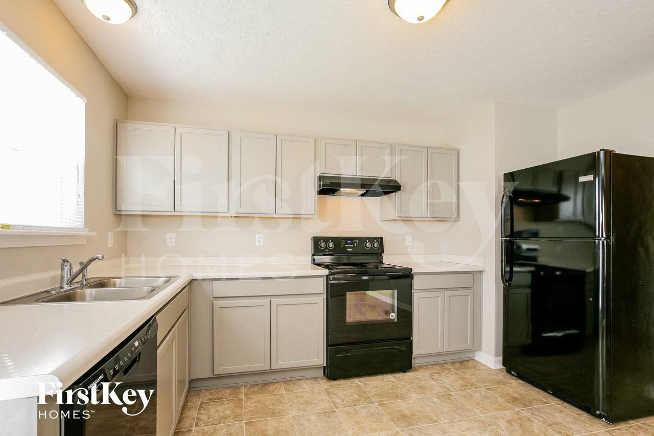 8107 Grove Berry Way - Photo 7 of 15