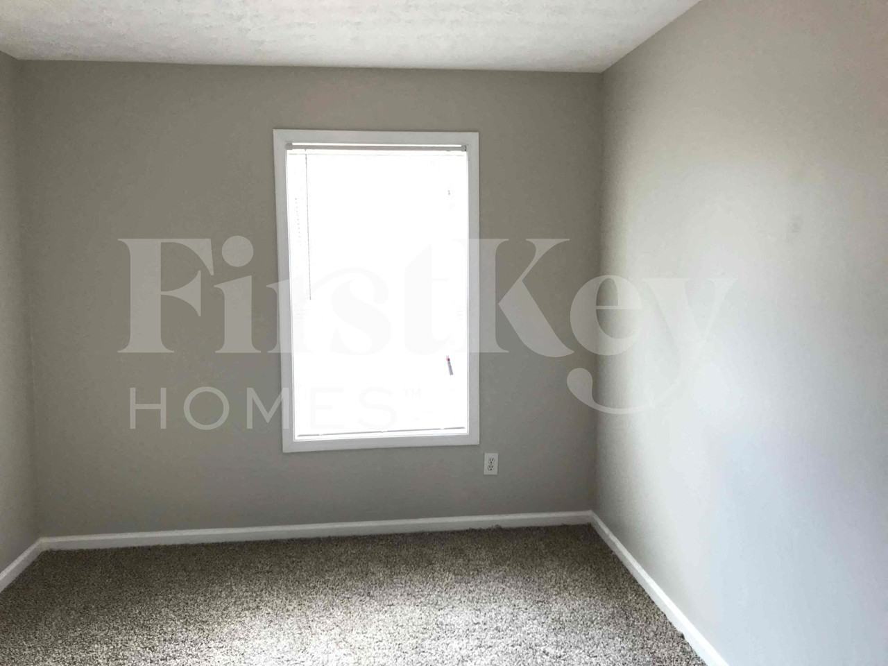 7945 Weathers Ct - Photo 2 of 30