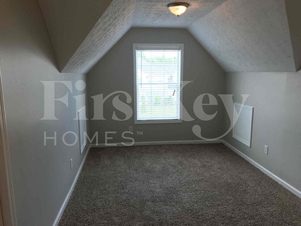 7945 Weathers Ct - Photo 3 of 30