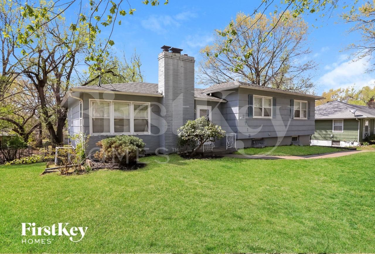 7712 Arlington Ave - Photo 2 of 15